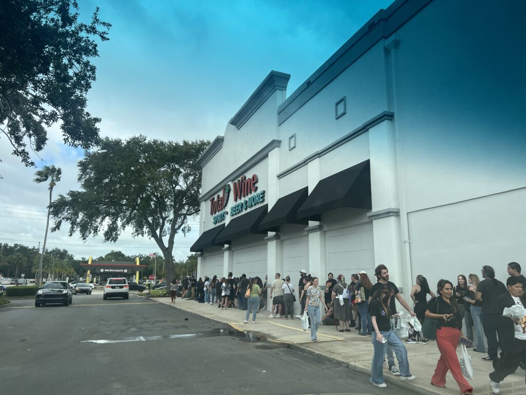 Zoinks! Mathew Lillard Is Drawing a Crowd at Total Wine on Colonial Drive — Clermont Business news