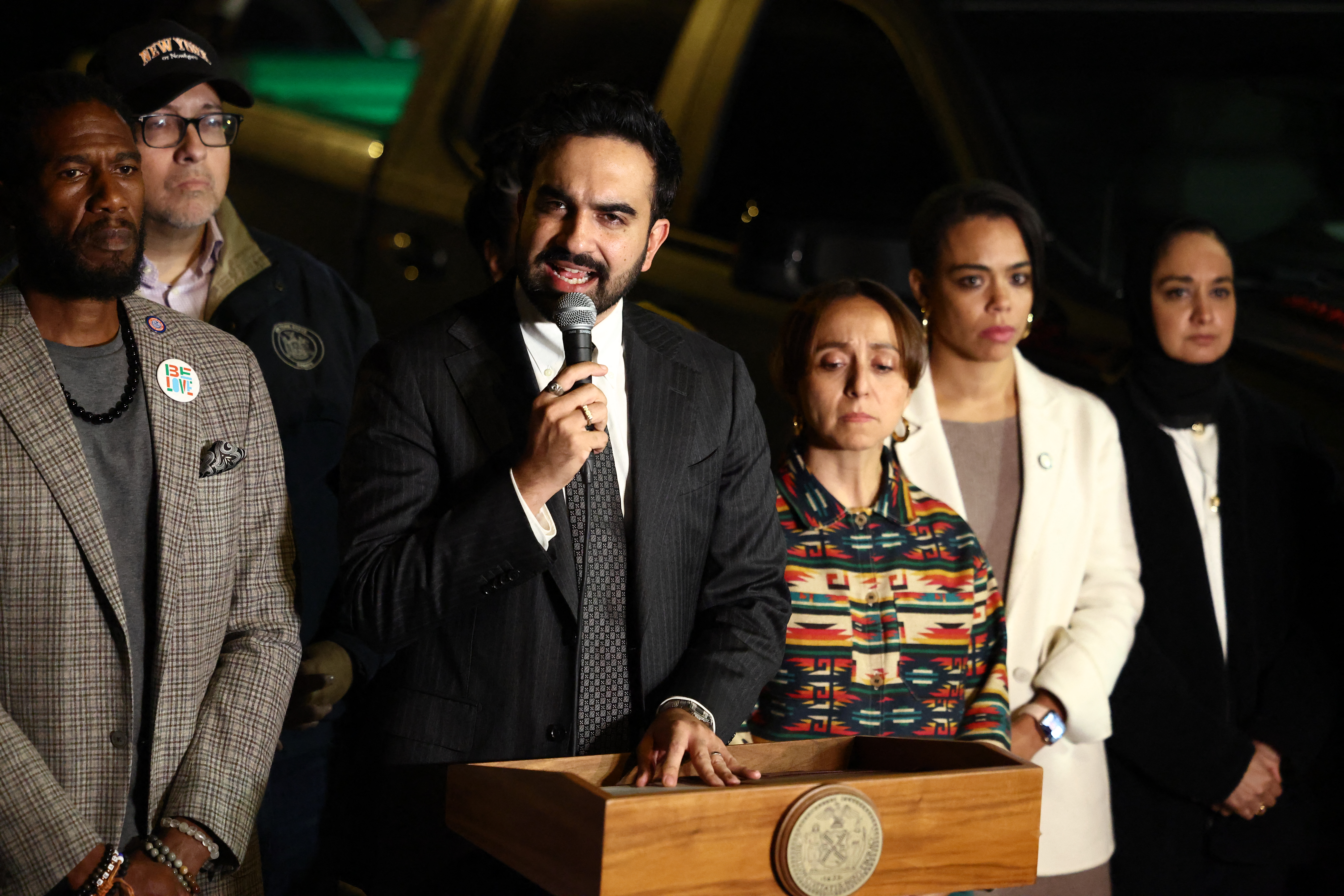 Mamdani and 100+ NY officials urge parking lot owners to ban ICE — Gothamist