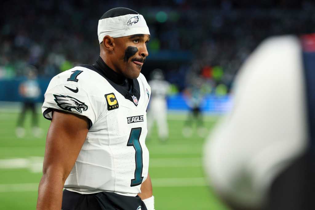 Dr. Syed Zaidi with Orlando Health discusses blood clots after Jalen Hurts' diagnosis — WESH 2 Orlando, Clermont Health news