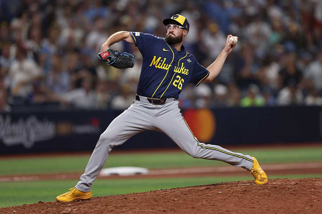 Brewers relief pitcher breaks postseason record — Clermont Sports news