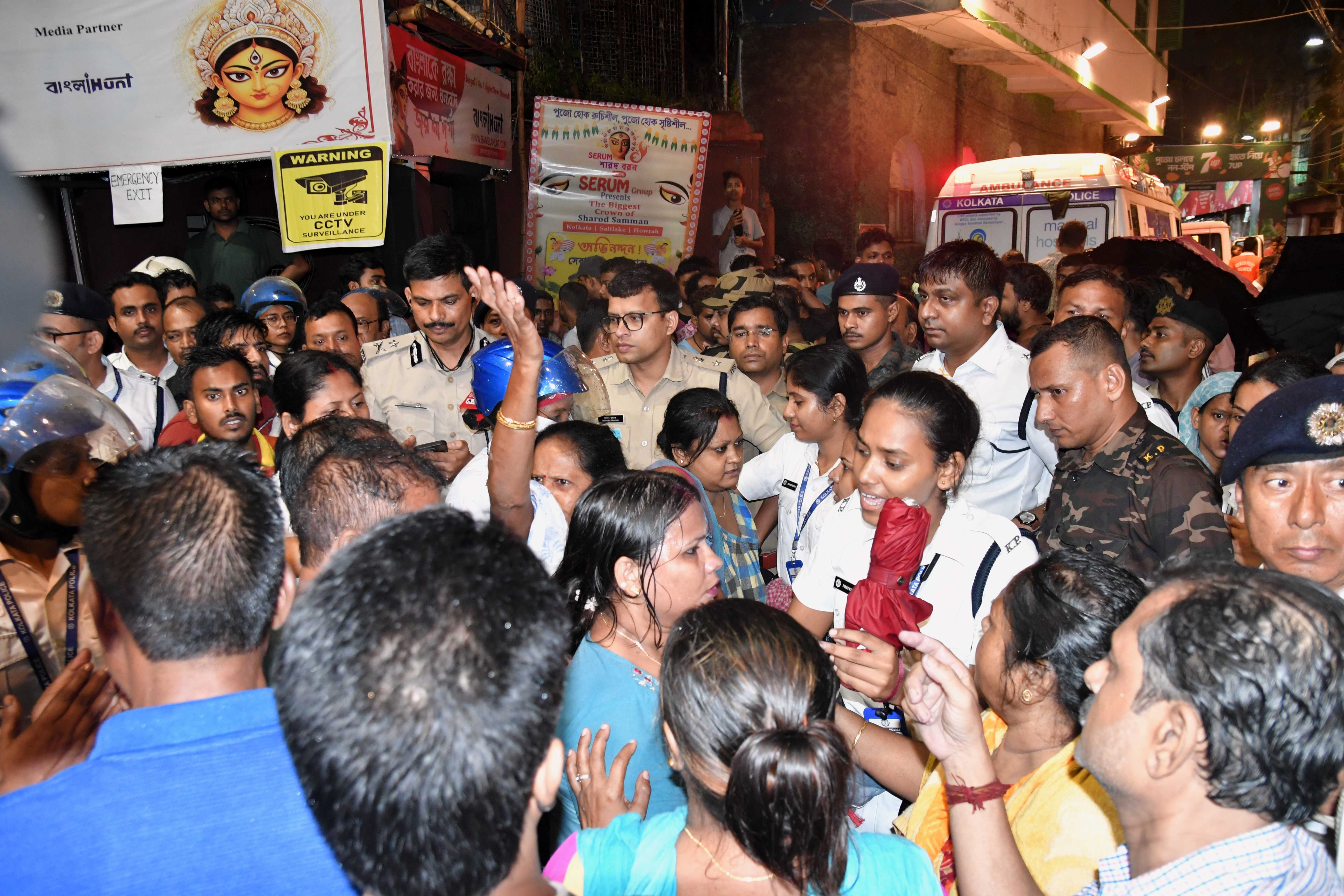 Stampede at Hindu festival in India kills 19 — WESH 2 Orlando, Clermont Arts news