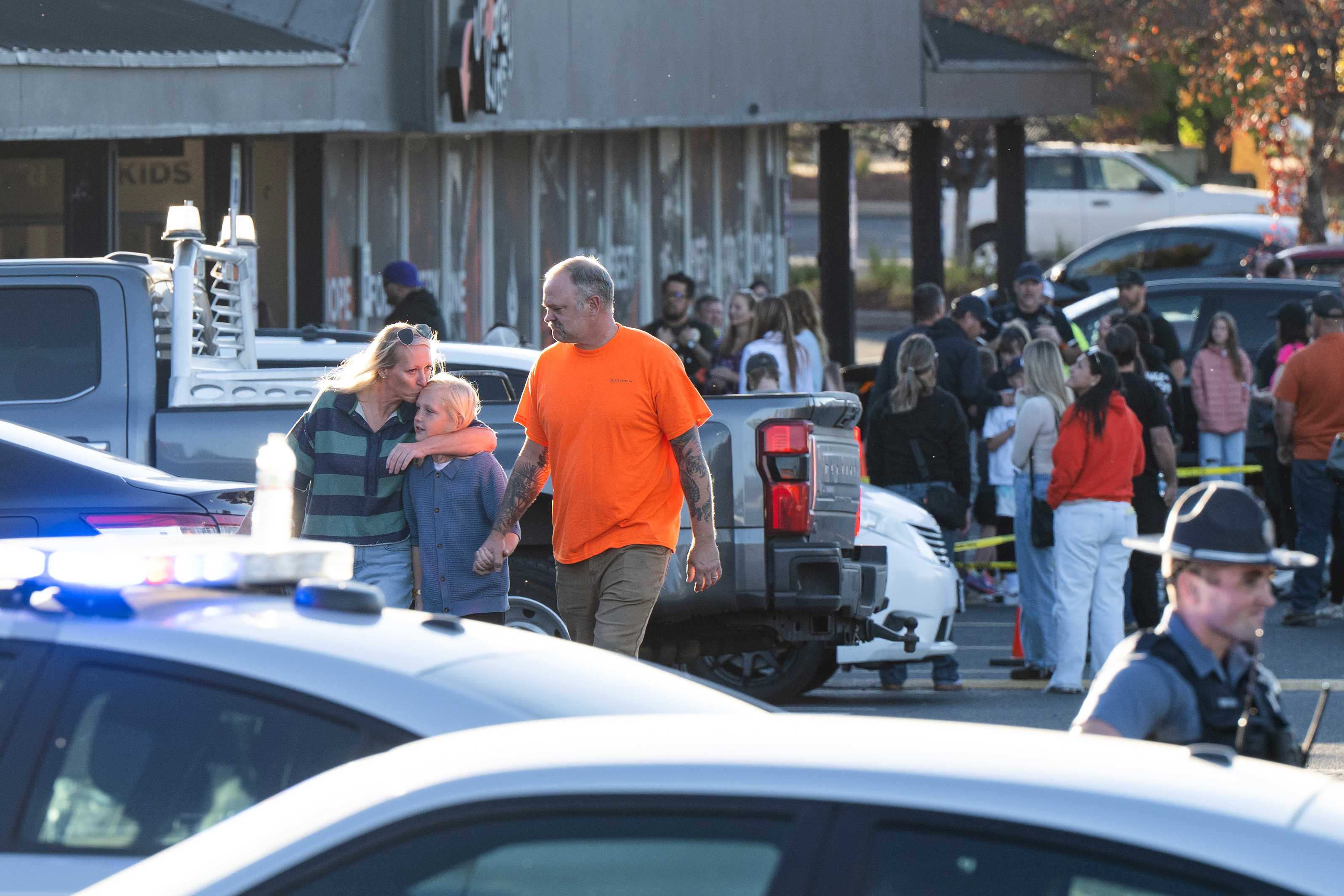 Police: Teen shooter kills 4 at Oregon elementary school before being fatally shot by a witness — WESH 2 Orlando, Clermont Schools news