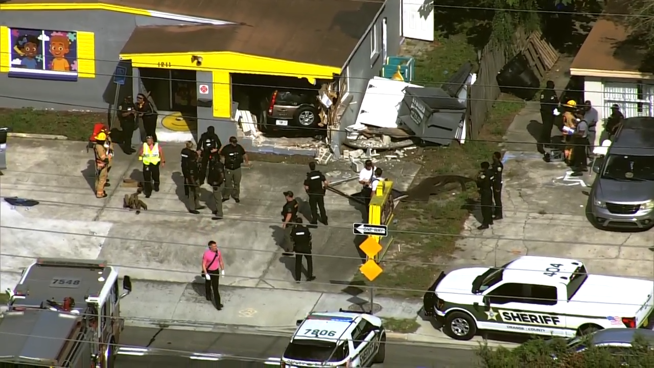 Car plows into Pine Hills children's school — WESH 2 Orlando, Clermont Schools news