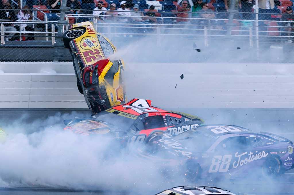 NASCAR race at Talladega was stopped after Joey Logano's car went airborne in scary 15-car wreck — WESH 2 Orlando, Clermont Community news