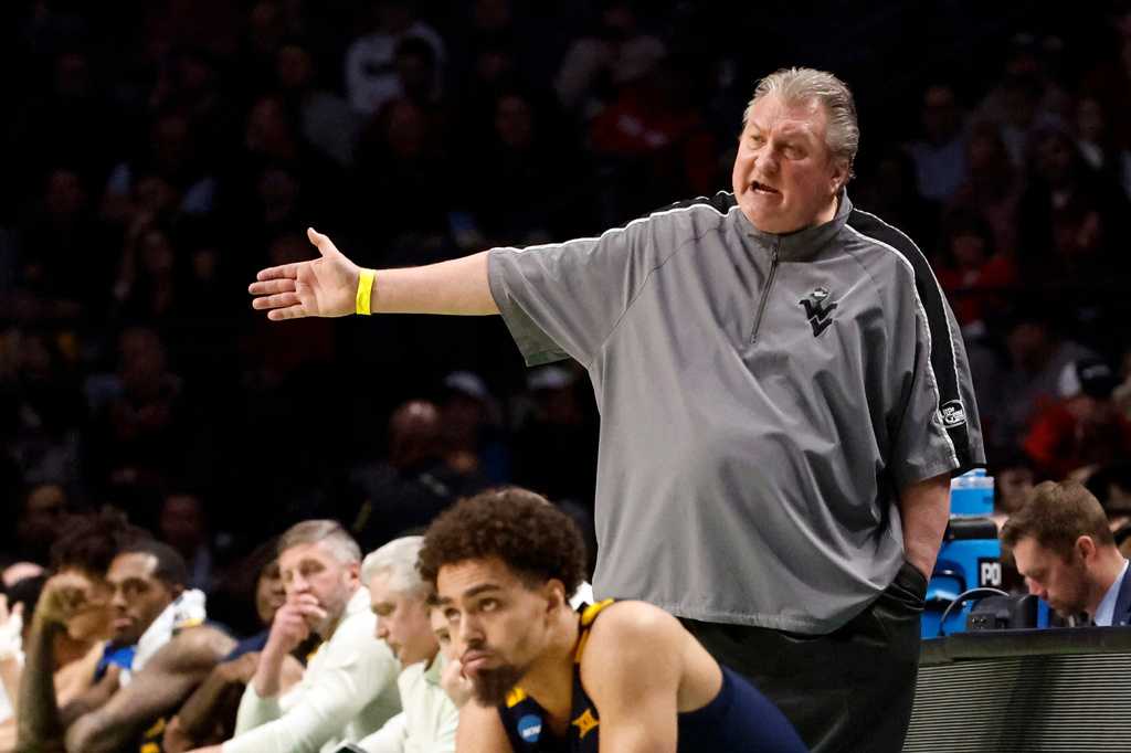Hall of Fame basketball coach Bob Huggins has a 'progressive cognitive condition,' family says — WESH 2 Orlando