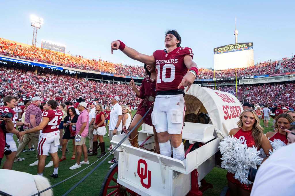 Oklahoma upsets No. 1 Texas — WESH 2 Orlando, Clermont Sports news