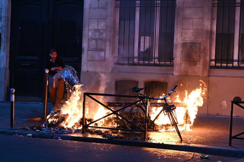 France's prime minister calls for localized curfews in cities to curb rioting and looting — WESH 2 Orlando