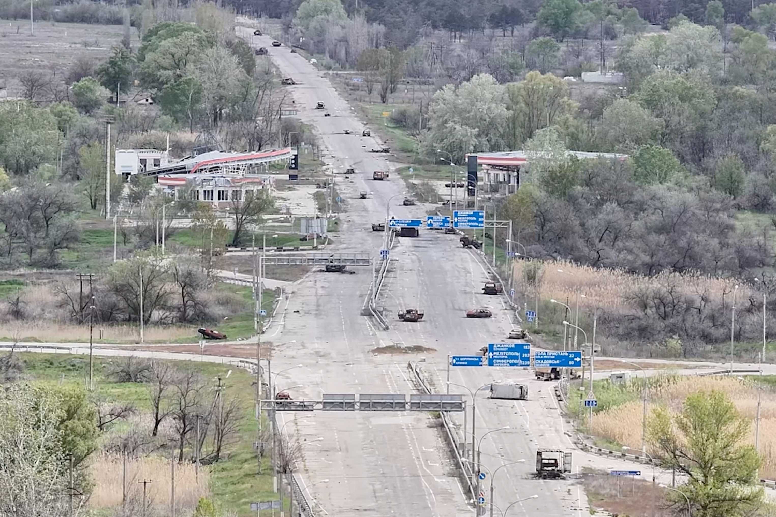 'Road of death': Civilians risk their lives along mined roads to escape Russian-held city — WESH 2 Orlando, Clermont Community news