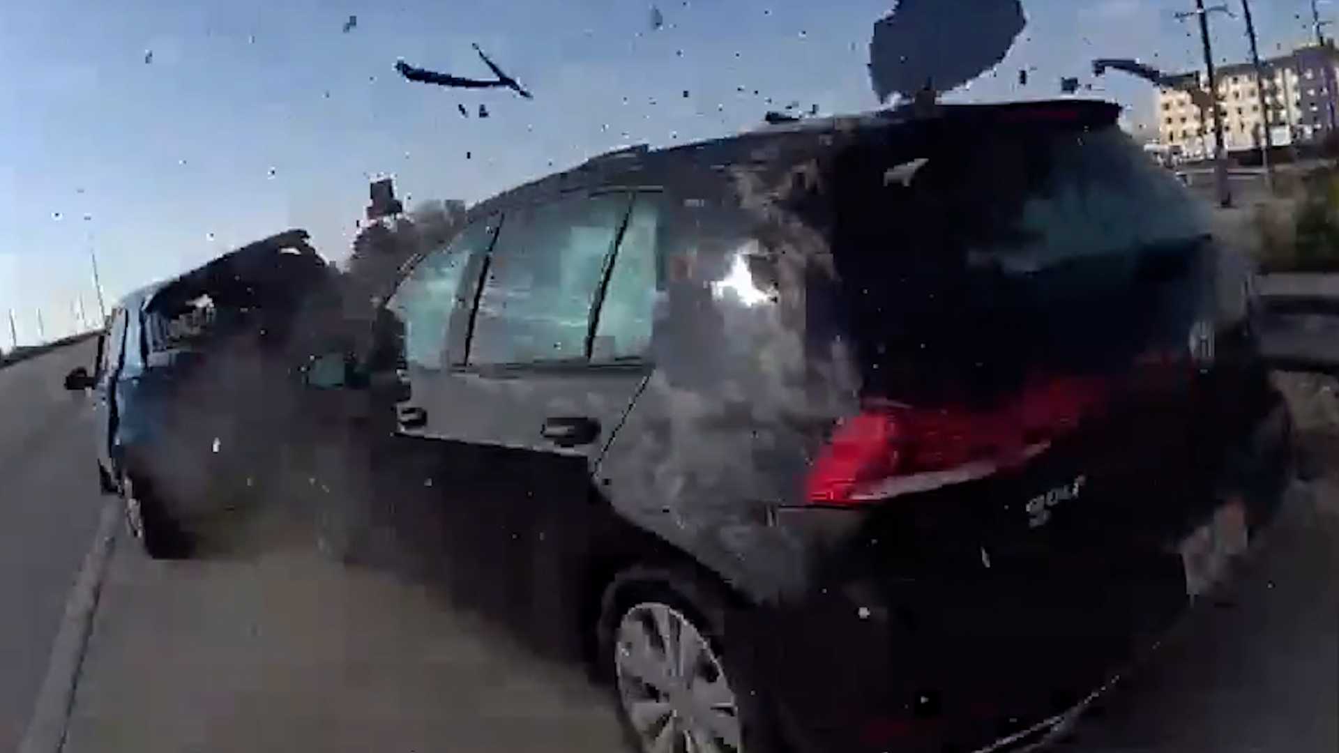 Video shows moment crashing car comes within inches of officer conducting traffic stop — WESH 2 Orlando, Clermont Community news