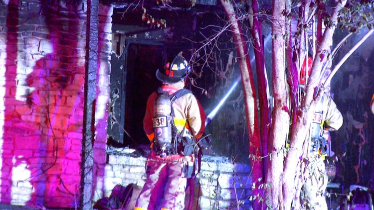 One person dies, another person and a dog rescued from Blakeley Drive house fire — KENS 5 (San Antonio), Clermont Health news